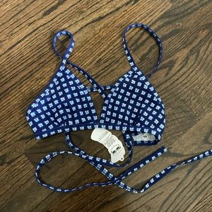 NWT RARE Jolyn Honolulu Blues Printed Triangle Top